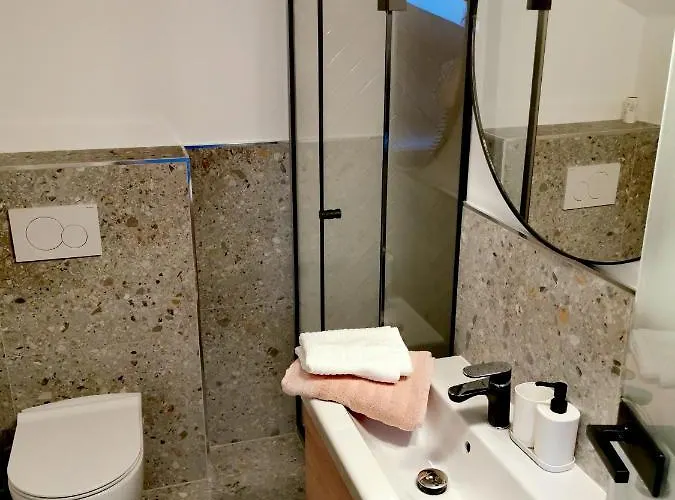 Rainbow Apartment, 아파트 코페르