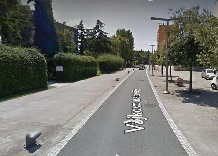 아파트 Rainbow Apartment,